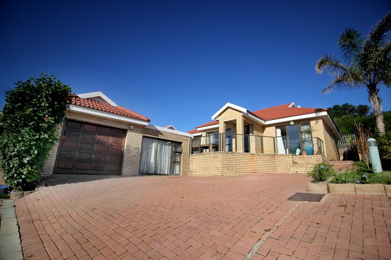 3 Bedroom Property for Sale in Hersham Western Cape